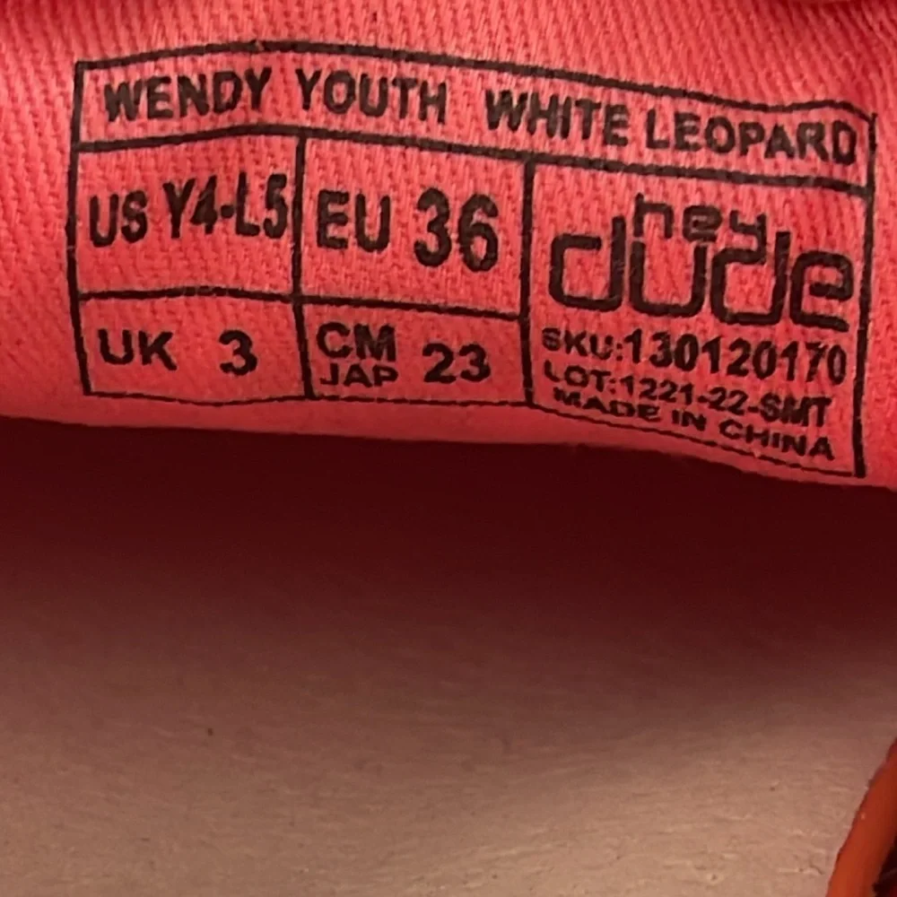 Hey Dude Colorful Hearts Girl’s Wendy Toddler Slip On – White Leopard Size 4 NEW - Picture 11 of 14